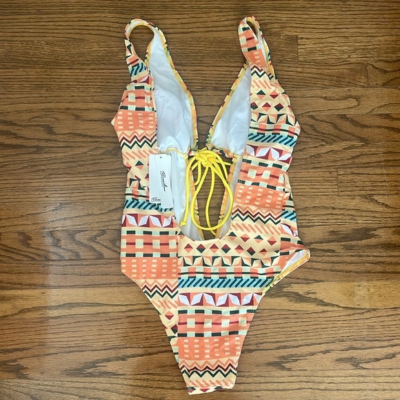 Brazilian One Piece Geometric Sexy Swimsuit Size M New With Tag - Picture 6 of 7